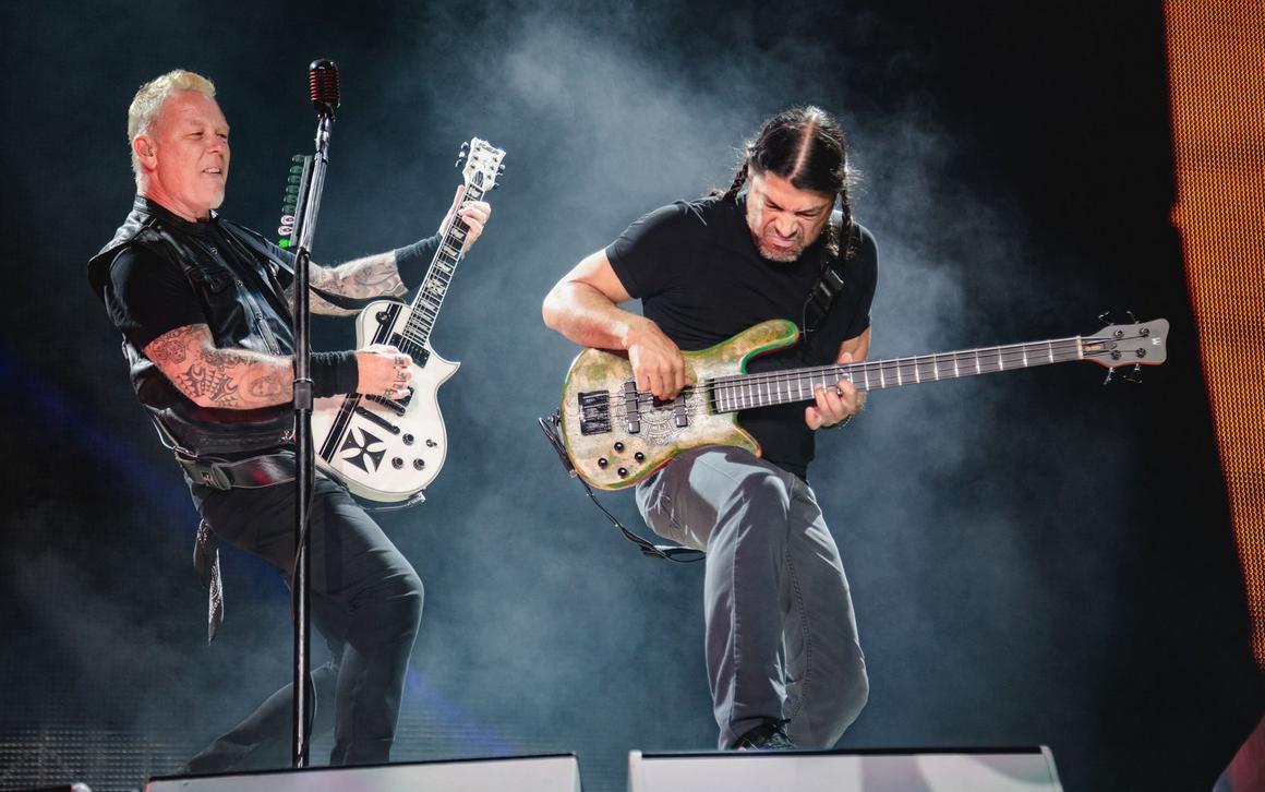 Photo gallery from the gig in San Antonio, TX shot on June 14, 2017